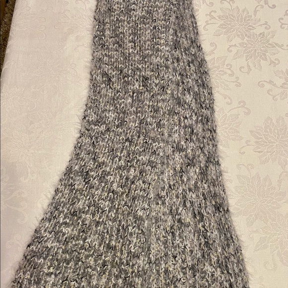 Scarf - Picture 3 of 7